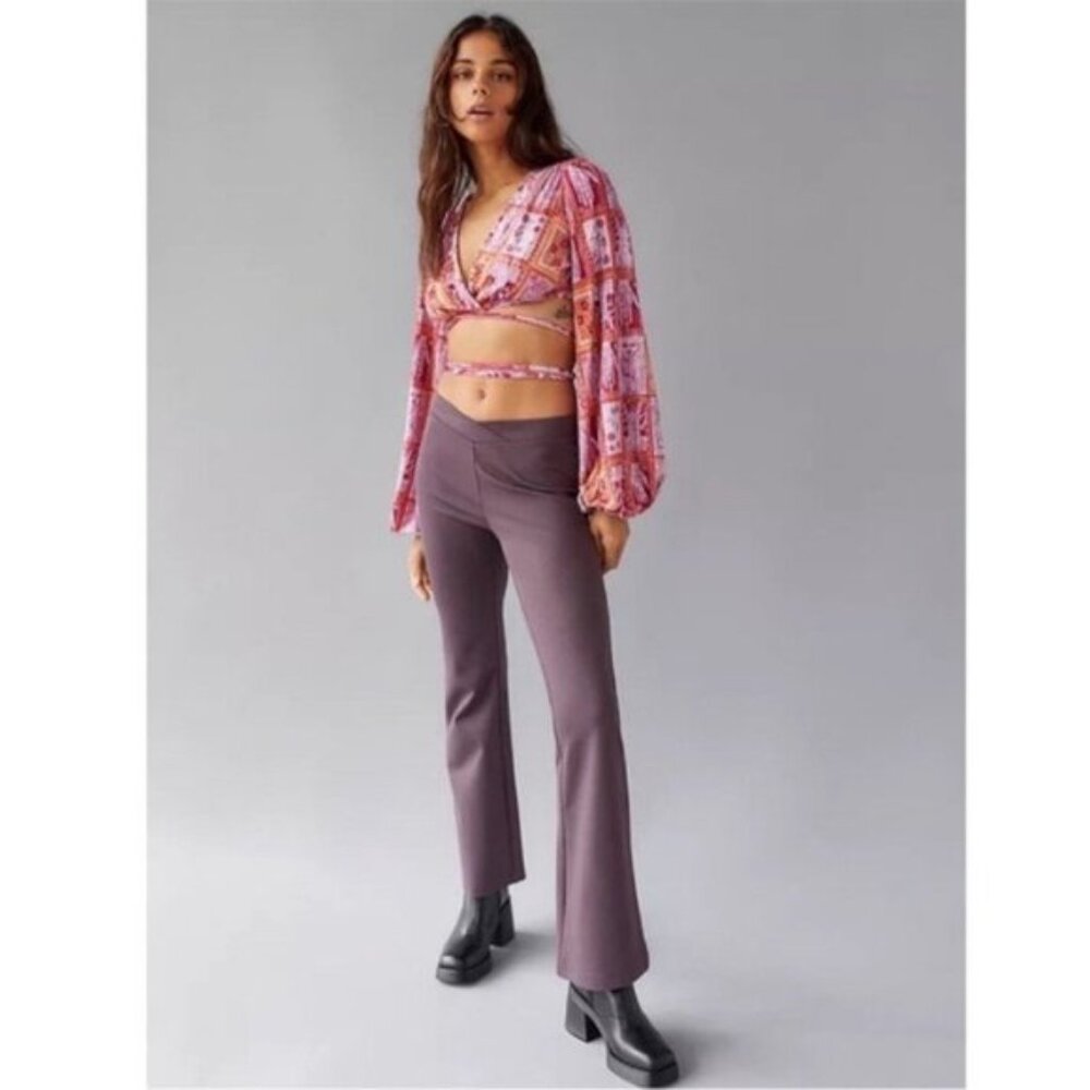 Urban Outfitters | Florentina Wrap Top Crop Long Sleeve Crushed Velvet Pink New - Picture 4 of 9